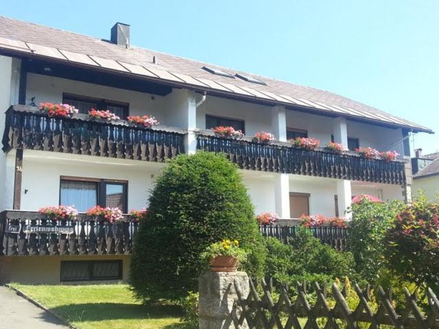 Ferienwohnungen Hopfen Und Malz Fichtelberg Exteriör bild